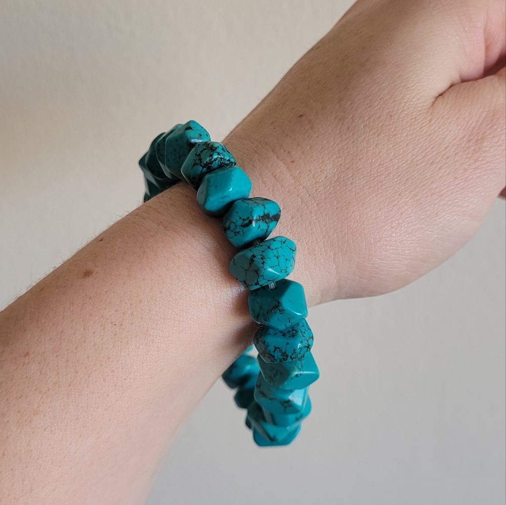 Marbled Turquoise Stacked Stone Stretch Bracelet - Picture 3 of 4